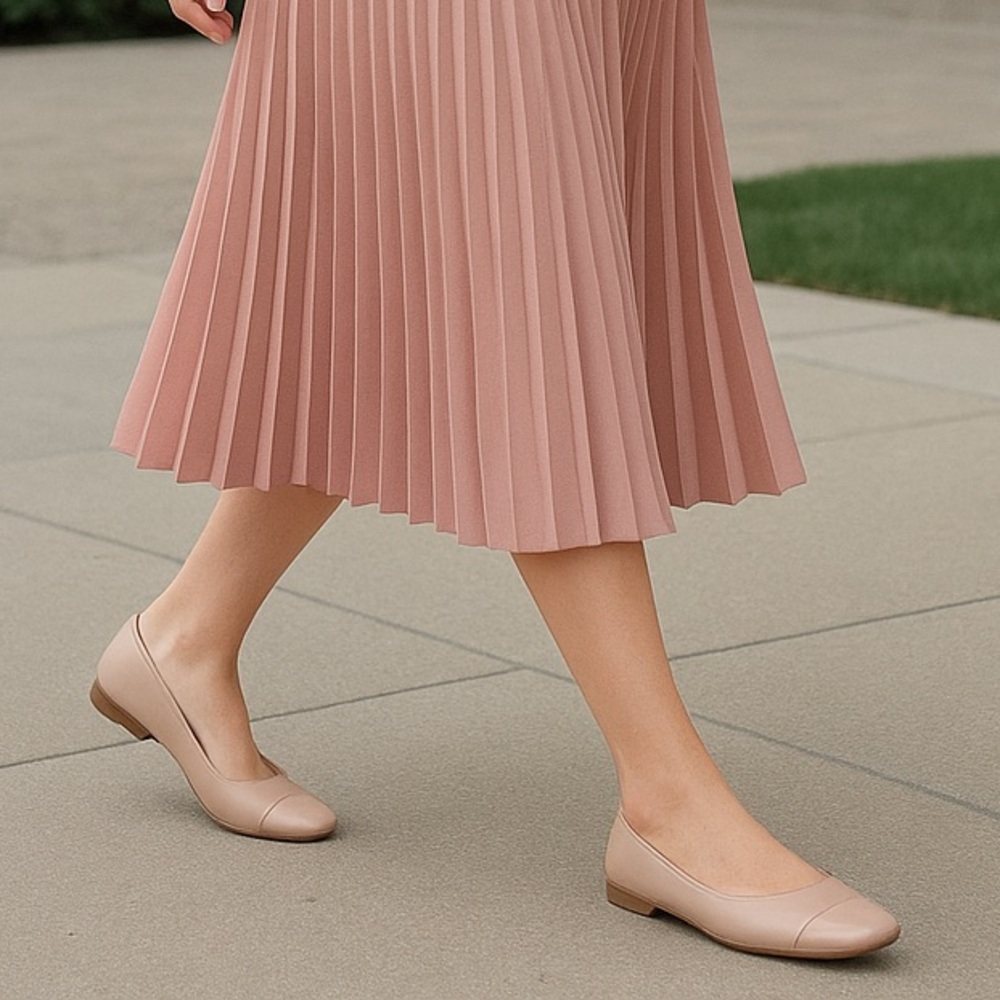 DV Women's Classic Nude Ballet Flats